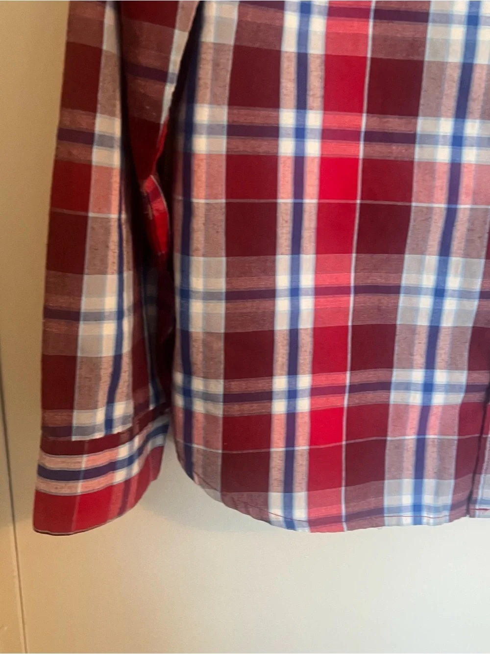Levi's Red Plaid Long-Sleeve Button-Down Shirt